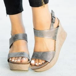 Yoki Beautiful Pinhole Platform Wedges Newest Arrivals