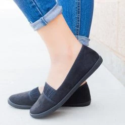 Refresh Beautiful Ruffled Suede Slip-Ons