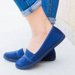 Refresh Beautiful Ruffled Suede Slip-Ons