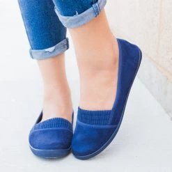 Refresh Beautiful Ruffled Suede Slip-Ons