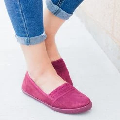 Refresh Beautiful Ruffled Suede Slip-Ons