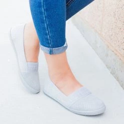 Refresh Beautiful Ruffled Suede Slip-Ons