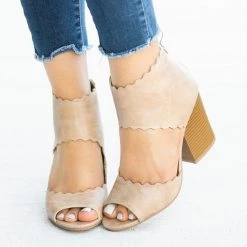 Yoki Beautiful Scalloped Edge Cutout Booties Newest Arrivals