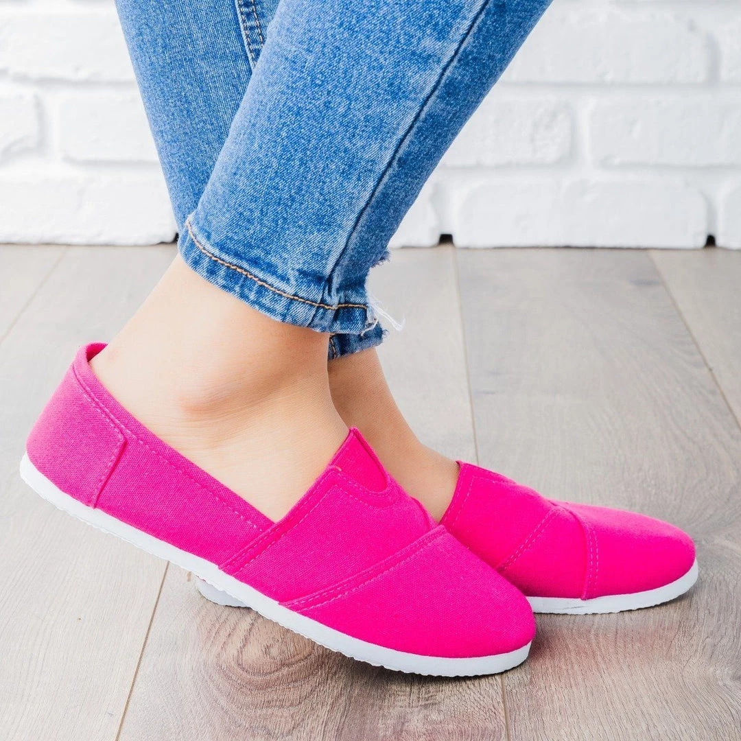 Delicious Shoes Casual Slip-On Flats 9 Delicious Shoes Casual Slip-On Flats