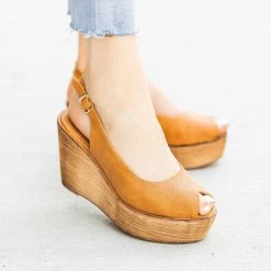 Refresh Newest Arrivals Chic Peep Toe Wooden Platform Wedges