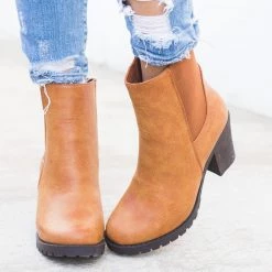 Refresh Chunky Heel Chelsea Boots