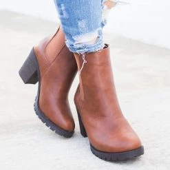 Refresh Chunky Heel Chelsea Boots