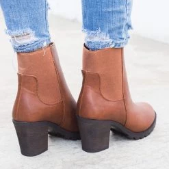 Refresh Chunky Heel Chelsea Boots