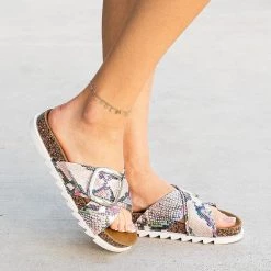 Yoki Cindy Criss Cross Slides