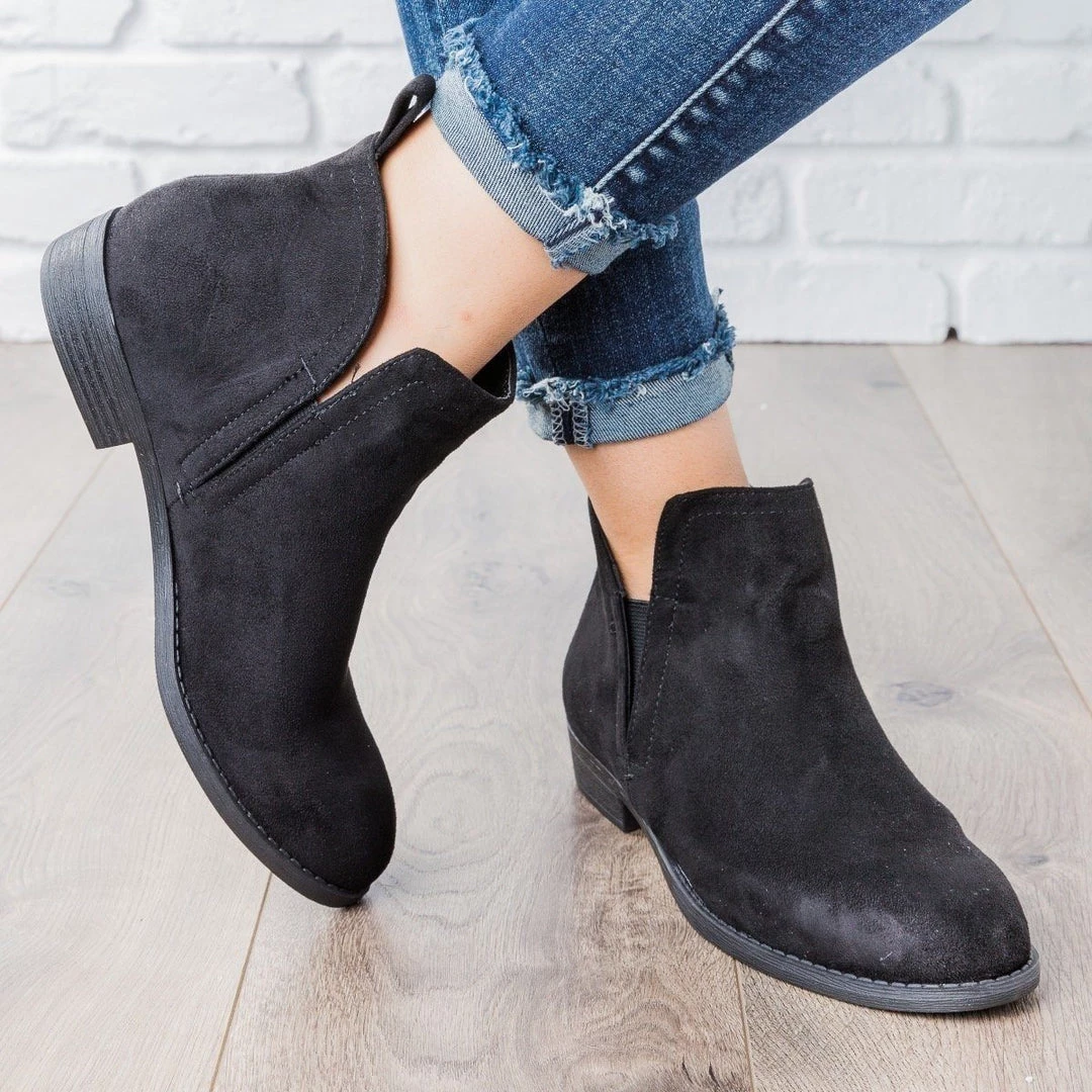 City Classified Shoes Classic Faux Suede Ankle Booties 10 City Classified Shoes Classic Faux Suede Ankle Booties