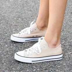Top Moda Classic Round Toe Sneakers