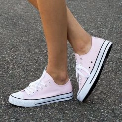 Top Moda Classic Round Toe Sneakers