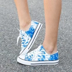 Top Moda Classic Round Toe Sneakers