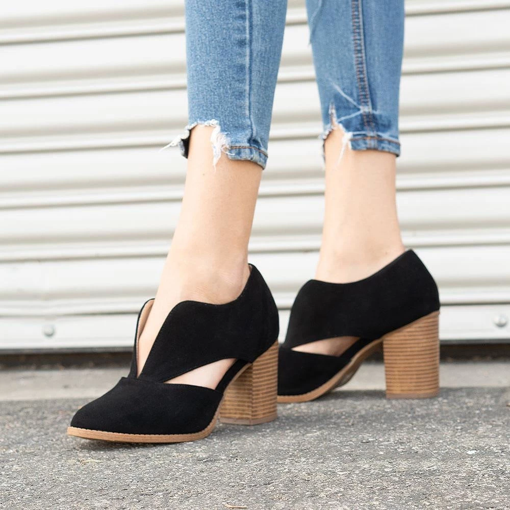 Mata Creative Cut-Out Heel 5 Mata Creative Cut-Out Heel