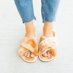 Forever Newest Arrivals Criss Cross Faux Fur Slides
