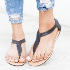 Refresh Curvy Strap Thong Sandals