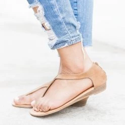 Refresh Curvy Strap Thong Sandals