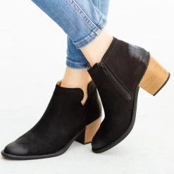 Qupid Shoes Distressed Western Boots 13 Qupid Shoes Distressed Western Boots