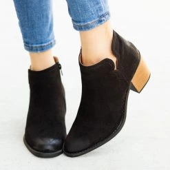 Qupid Shoes Distressed Western Boots 11 Qupid Shoes Distressed Western Boots