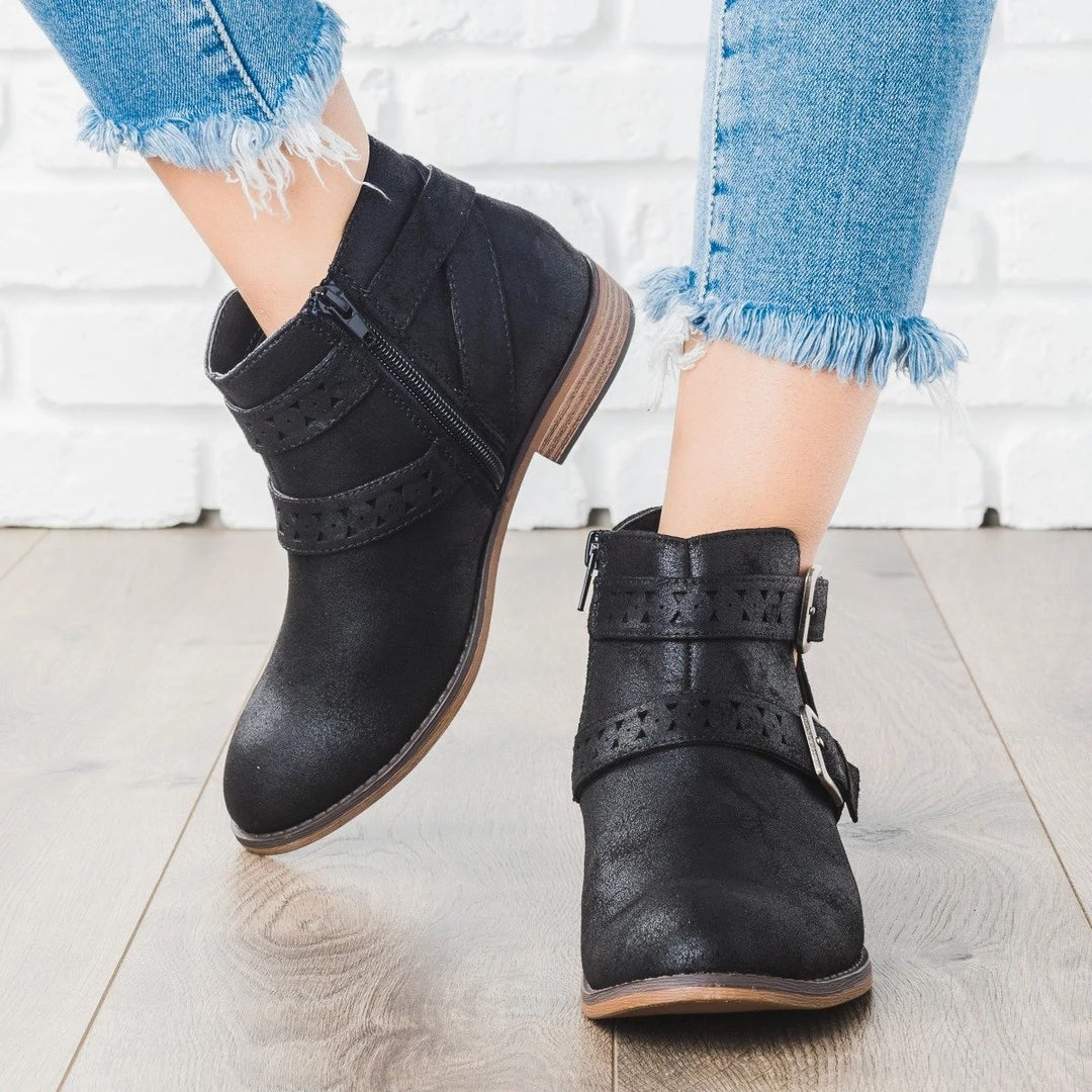 City Classified Shoes Double Belted Bootie 6 City Classified Shoes Double Belted Bootie