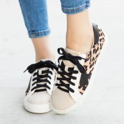 Nature Breeze Edgy Leopard Print Sneakers