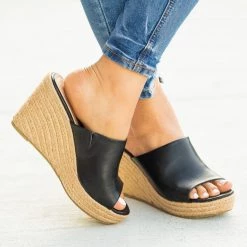Refresh Newest Arrivals Fashionable Espadrille Mule Wedges
