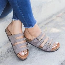 Refresh Four-Buckle Sandals