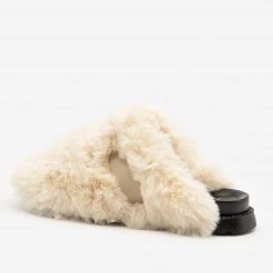 H2K Shoes Furry Buckled Slippers 23 H2K Shoes Furry Buckled Slippers