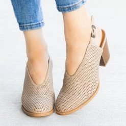 Qupid Shoes Newest Arrivals Gorgeous Laser-Cut Booties