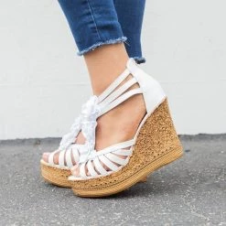 Refresh Gorgeous Stappy Flower Wedges