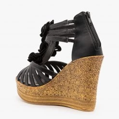 Refresh Gorgeous Stappy Flower Wedges