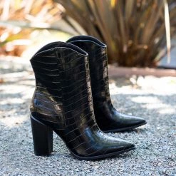 Qupid Shoes Jesse's Mid-Calf Boot