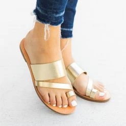 Soda Shoes Joan Toe-Ring Sandals