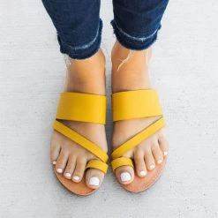 Soda Shoes Joan Toe-Ring Sandals