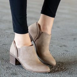Qupid Shoes Low Ankle Swift Bootie