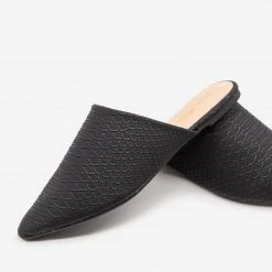 Mata Minimalist Snake Print Mules