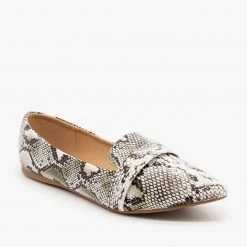 Refresh Pointed Toe Slip-on Loafers