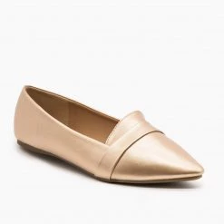 Refresh Pointed Toe Slip-on Loafers