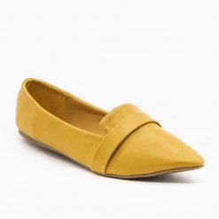 Refresh Pointed Toe Slip-on Loafers