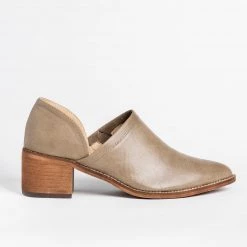 ARider Girl Posh Cut-Out Fashion Heels