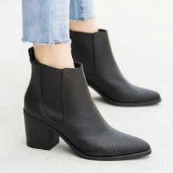 Soda Shoes Posh Snake Texture Chelsea Boots