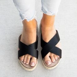 Mata Newest Arrivals Priscilla Criss-Cross Platform Sandals