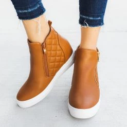 La Sheelah Shoes Newest Arrivals Quilted Inner Wedge Sneakers