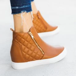 La Sheelah Shoes Newest Arrivals Quilted Inner Wedge Sneakers