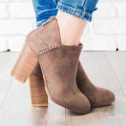 Refresh Sassy Chunky Heel Booties