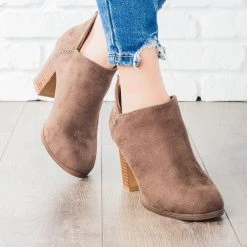 Refresh Sassy Chunky Heel Booties