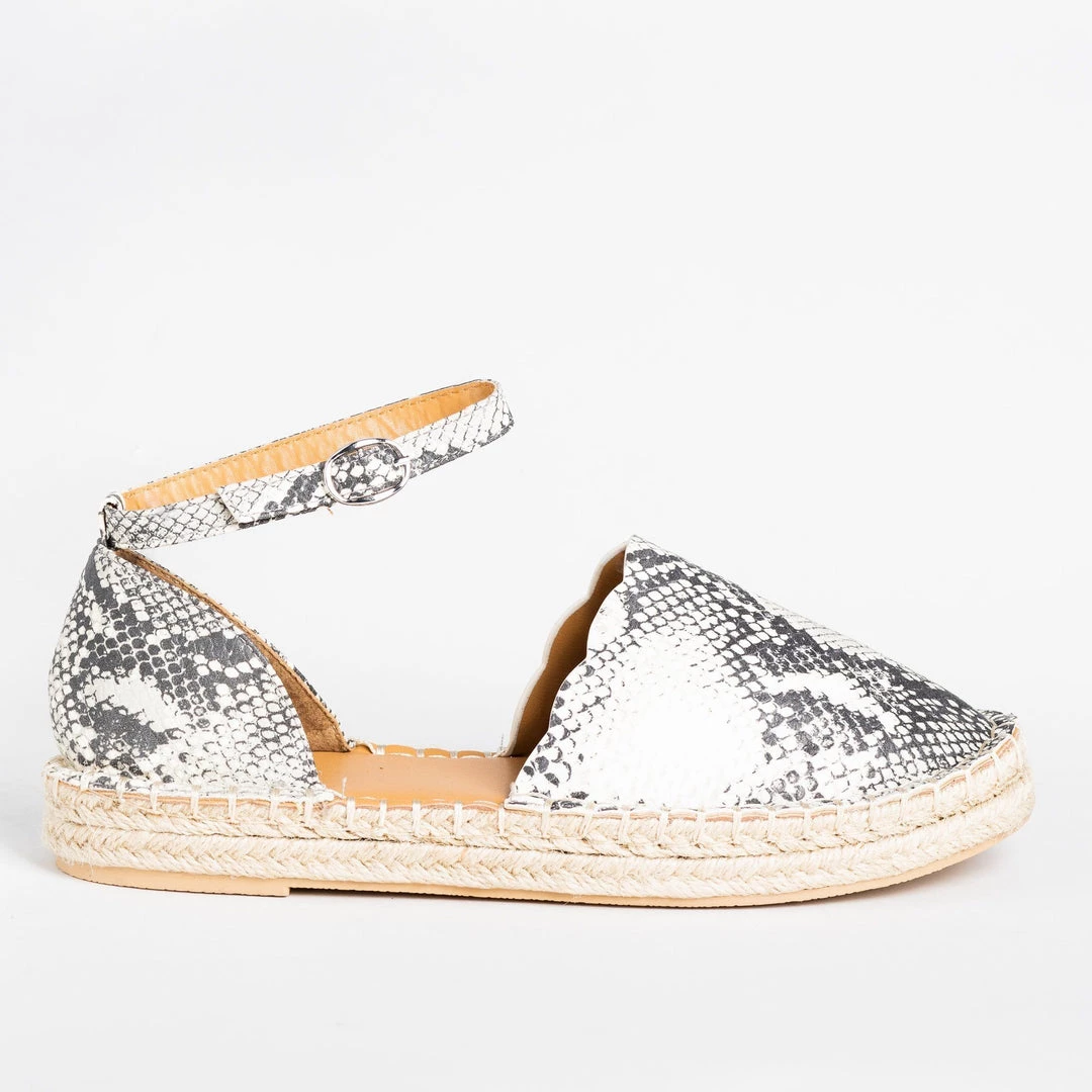 Qupid Shoes Scalloped Edge Espadrille Flats 2 Qupid Shoes Scalloped Edge Espadrille Flats