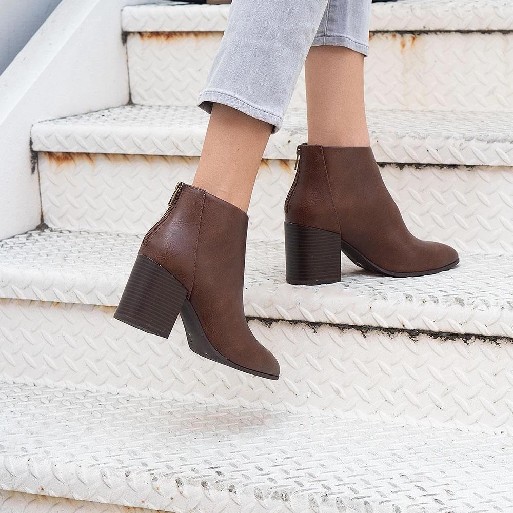 Delicious Shoes Sleek Minimalist Booties 3 Delicious Shoes Sleek Minimalist Booties