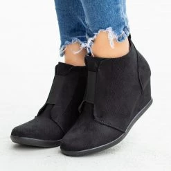 Forever Newest Arrivals Sporty Pinhole Bootie Wedges