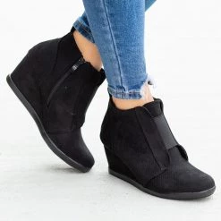 Forever Newest Arrivals Sporty Pinhole Bootie Wedges